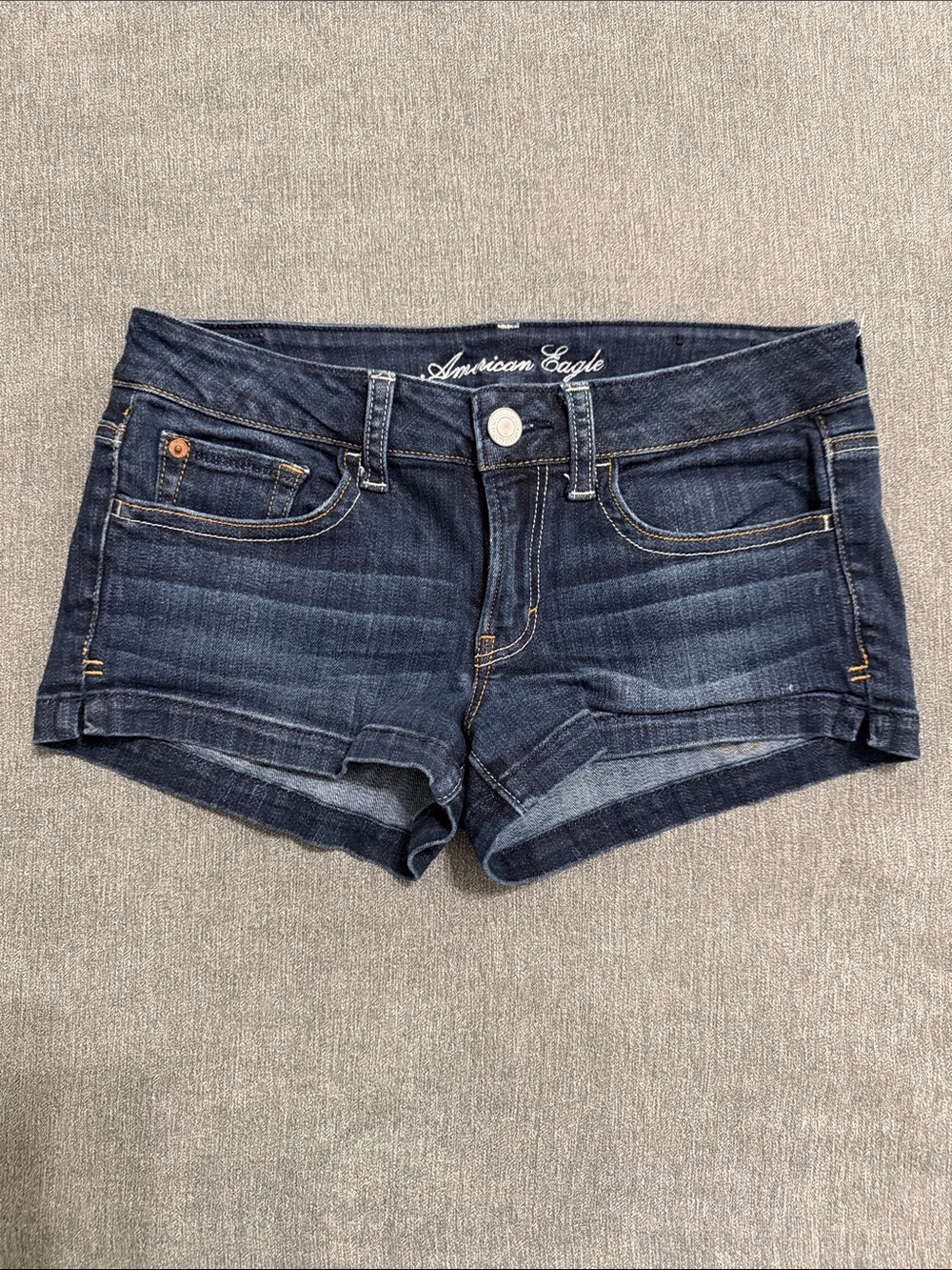 American Eagle Outfitters Indigo Low-Rise Denim Shorts Size 6 Stretch